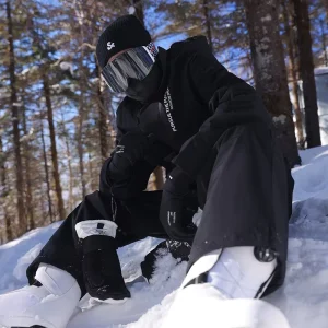 Black Unisex Waterproof Windproof 100% Polyester Ski Suit for Extreme Cold