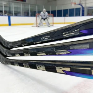 Blue and Black 100% Carbon Fiber Ice Hockey Stick Low Kick Point Competition Standards Ice Hockey Stick for Abolescent Beginner