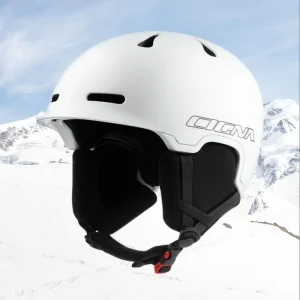 Hot-Selling Dual Sport Integrated Ski Helmet with Breathable Design 7 Air Vents & Adjustable Fit for Winter Safety Sports