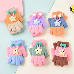 Knitwear Manufacturer Cute Star Pom Pom Kids Winter Gloves Soft Plush Warm Outdoor Play Toddler Hand Protection Knitted Gloves